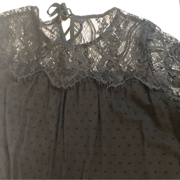 Woman’s black eyelash lace top with short sleeves size medium - Picture 13 of 16